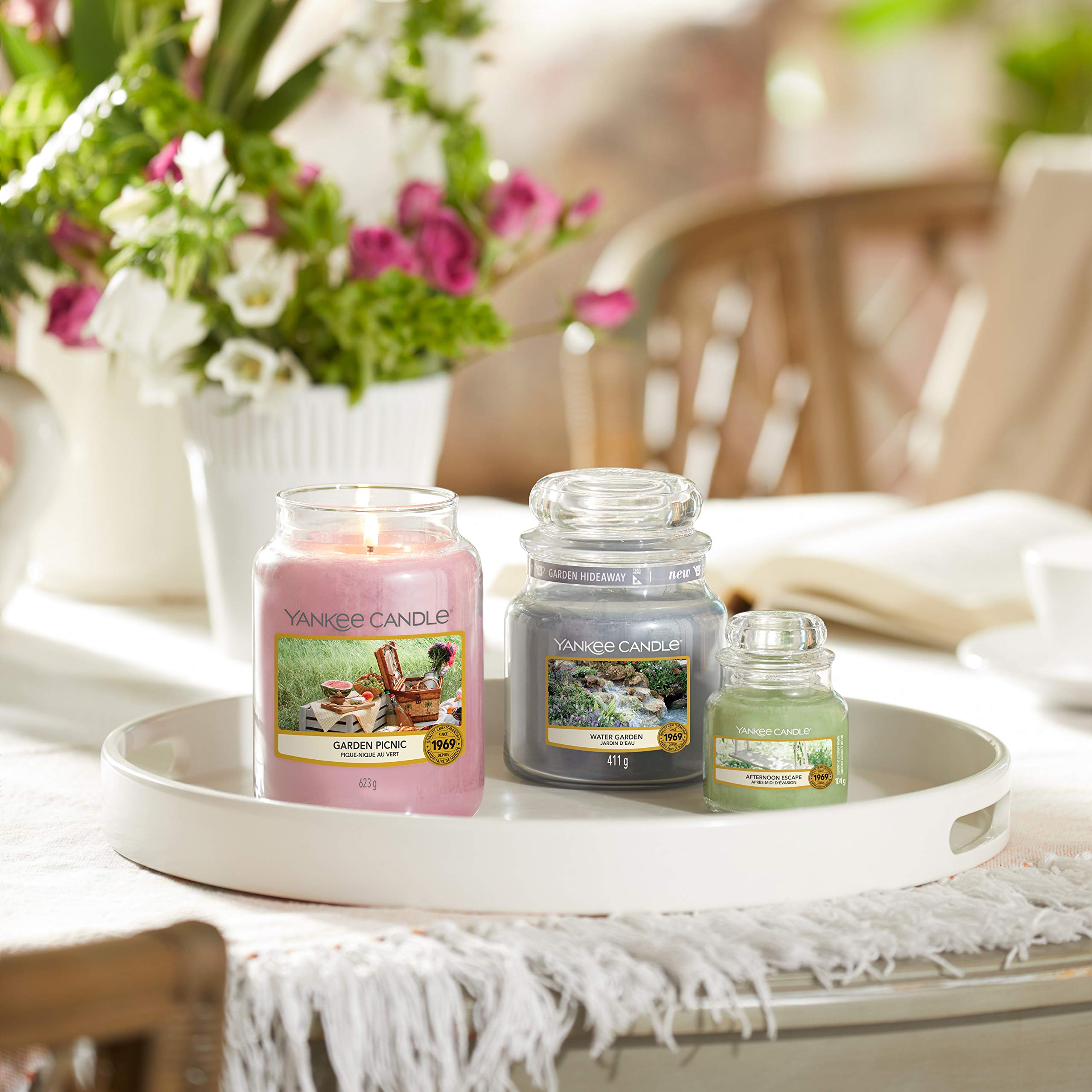 Amazon.com: Yankee Candle Medium Jar Candle | Garden Picnic